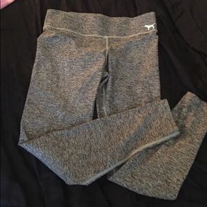 🧘‍♀️Pink Vs Yoga 🧘‍♀️ leggings! NWOT Medium